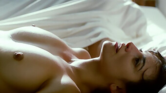 Penelope Cruz'S Sensual Performance In 