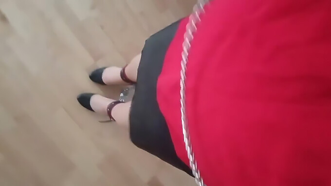 BDSM sissy torturert med bondage og fotdyrkelse