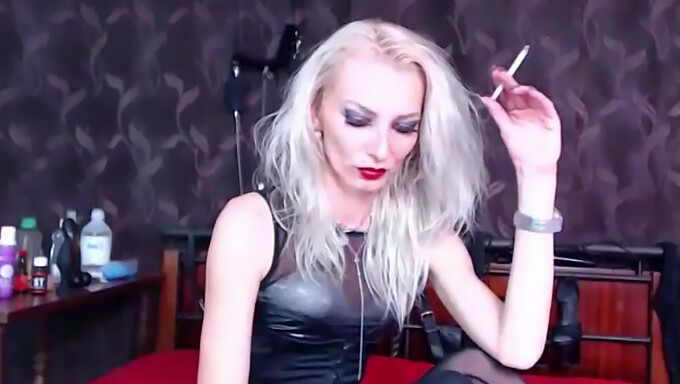 Experience the thrill of MistressQ01's smoking hot femdom show