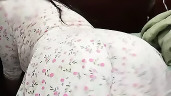 18-Year-Old Girl Gets Off With A Squirting Orgasm