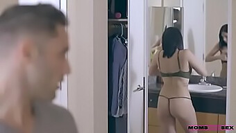 Rencontre intime de beau-père sournois avec une MILF voluptueuse