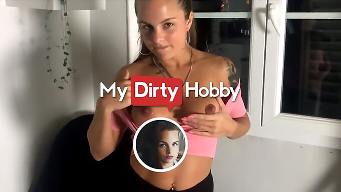 حرکت ناهنجار آریا_لاروکا: سوار شدن بر خروس همسایه اش - MyDirtyHobby