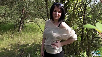 Amateur Teen Gives A Blowjob And Titty Fuck In The Field