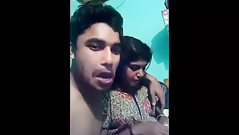 Peitos Grandes Indianos Chupando: O Encontro Romântico De Um Enteado Com Sua Bela Mãe