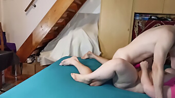 Amateur-Blowjob Und Fingern Einer Schönen, Fetten Teenagerin Durch Den Freund Ihres Stiefvaters