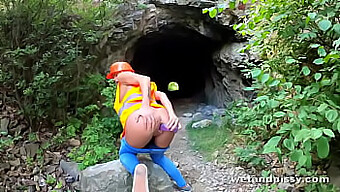 Outdoor piss play with Claudia Macc's visible female ejaculation