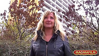 Milf Alemana Acariciada Y Corrida Al Aire Libre