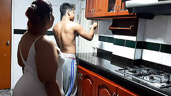 Tempero De Cozinha Com Um Vizinho Sexy: Um Caso Caseiro