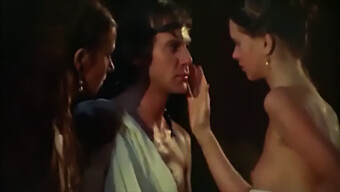 Vintage Samling Av Beste Scener Fra Caligula: Se Retro Porno På Sitt Beste