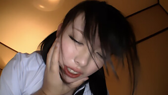 Asian Beauty Demonstrates Oral Skills In Sensual Video