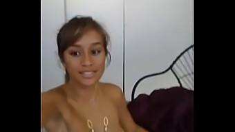 Samoan Webcam Model Gets Off Alone