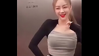 L'Account Douyin Ufficiale Di Meng Xiaomei Mostra Le Famose Tiktok E Le Sexy Bellezze Danzanti In Ep 10