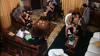 Una Legendaria Escena De Sexo Grupal En Una De Las Mejores Películas Porno De Siempre